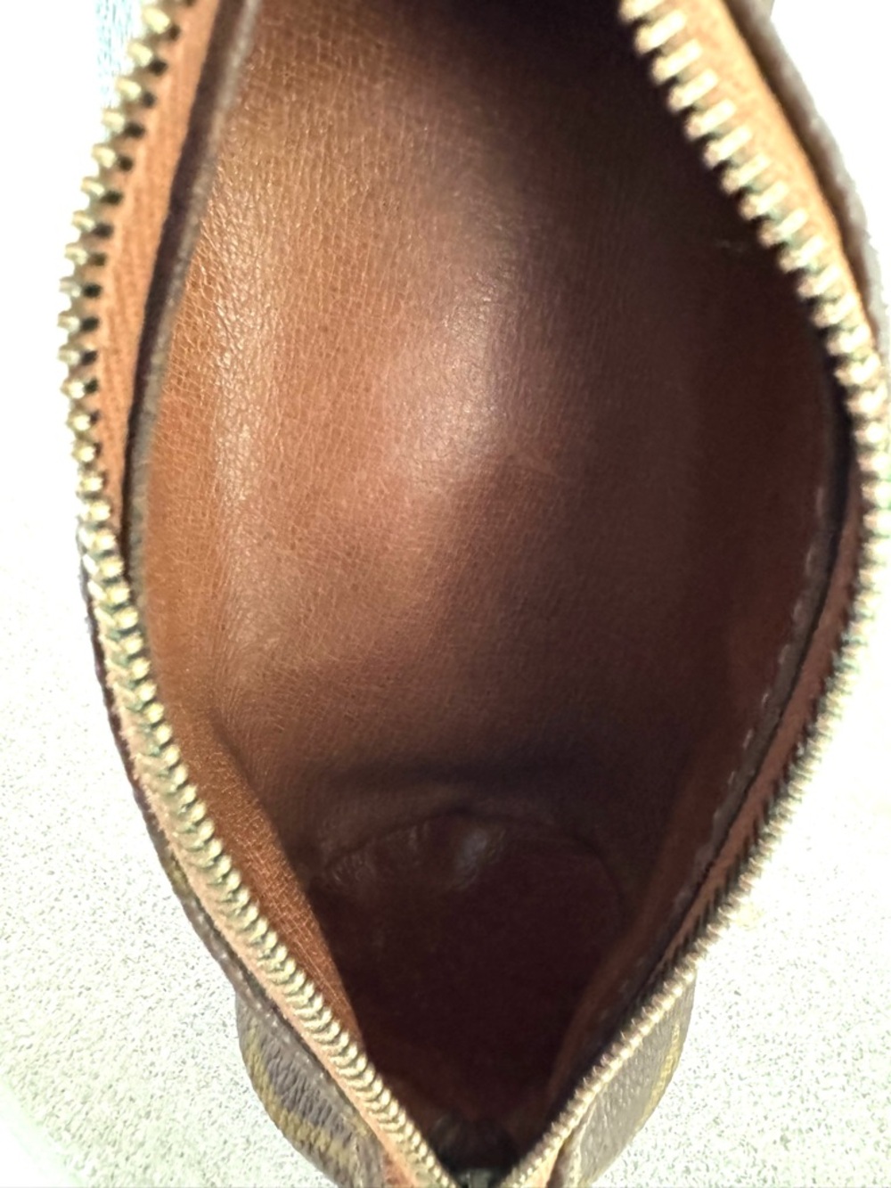 LOUIS VUITTON Monogram Papillon Pouch Leather Lined Vintage - Picture 6 of 7